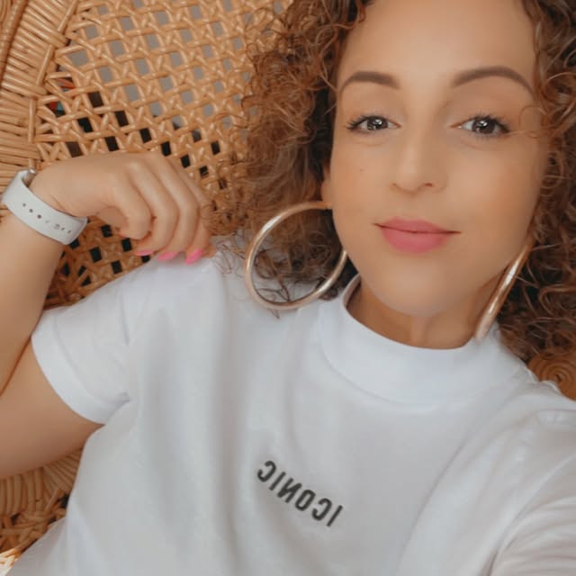 aqj